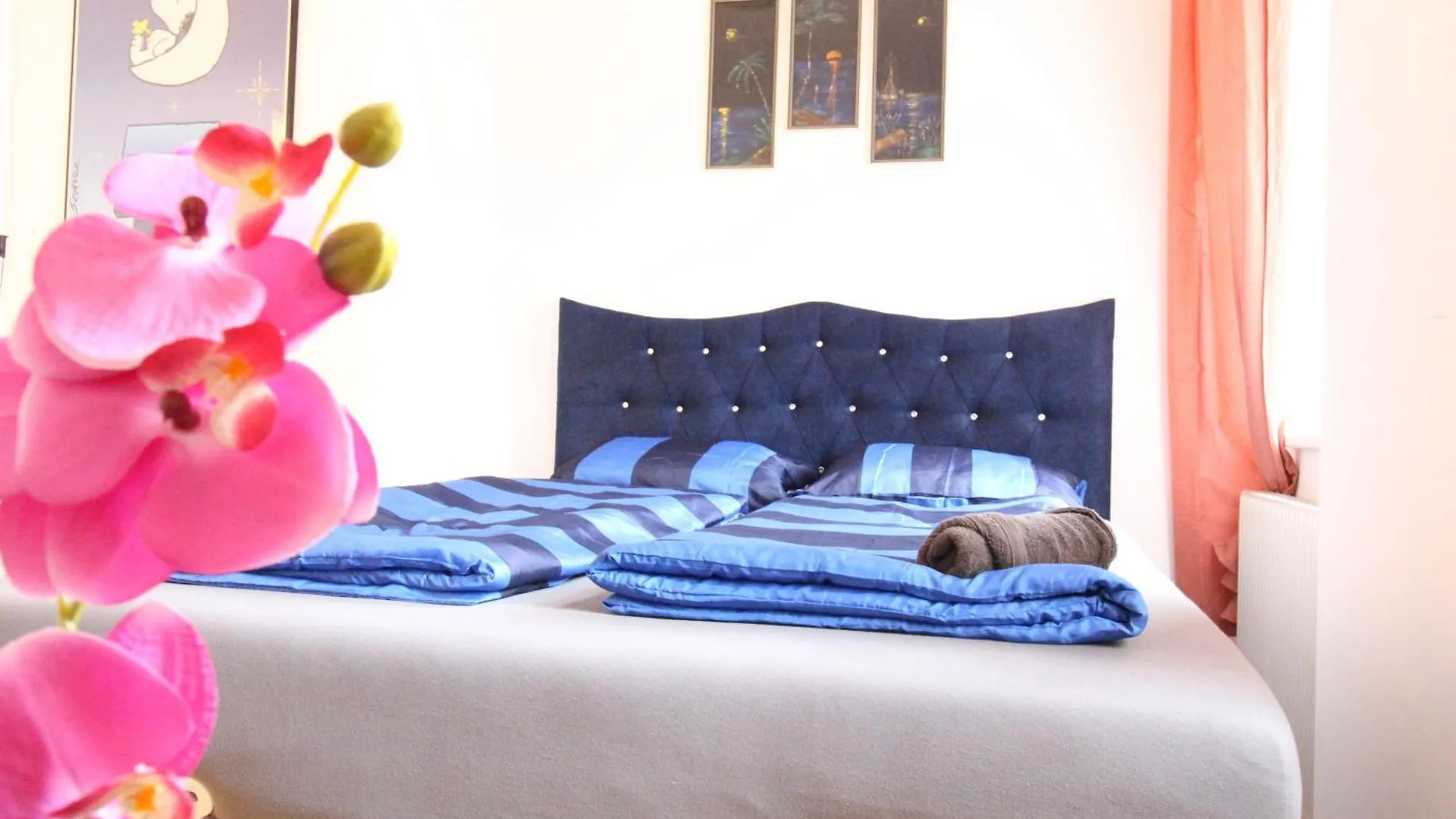 Zx Triple Room In Meidling Vienna 0*,