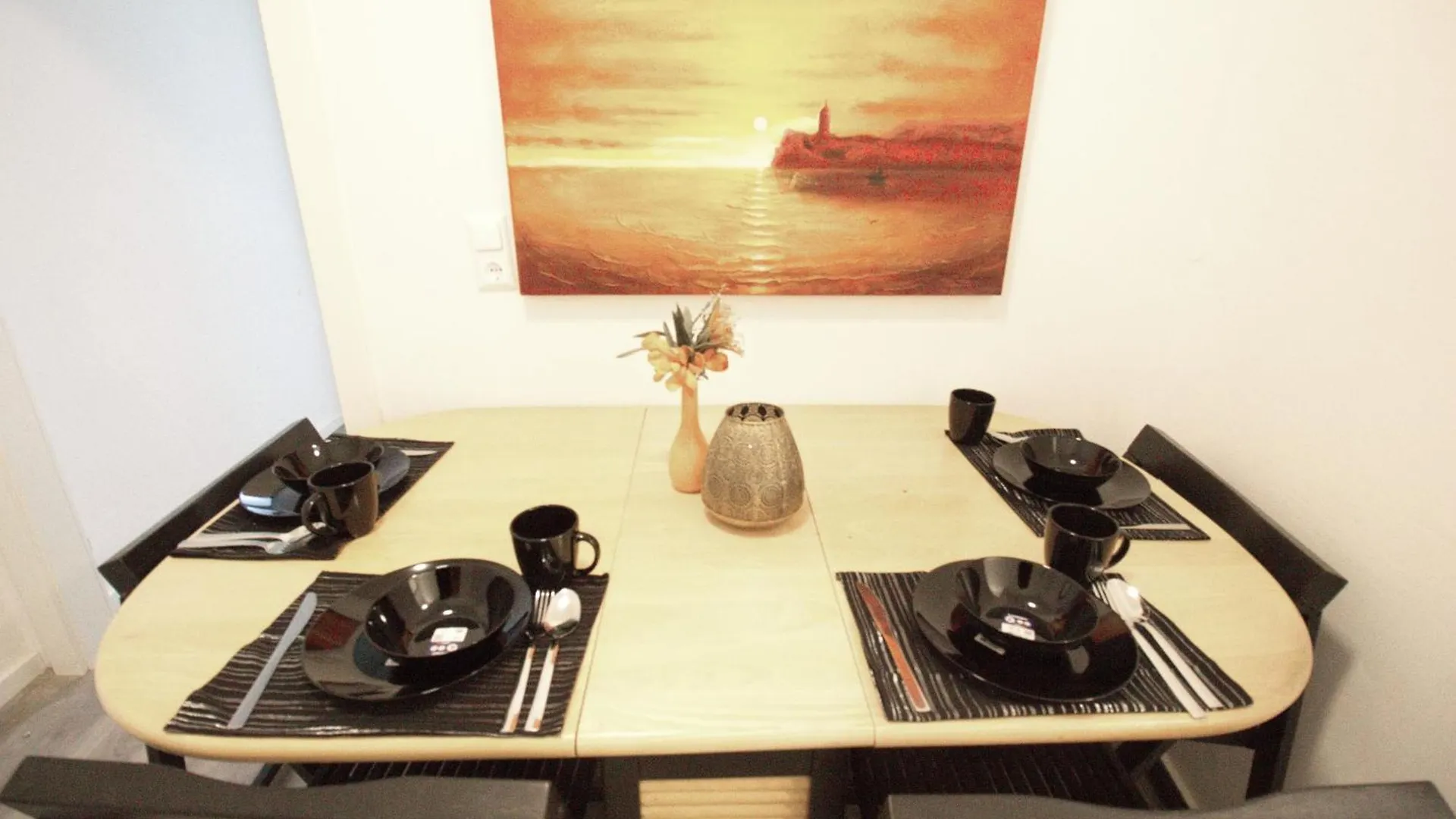 Homestay Zx Triple Room In Meidling Vienna